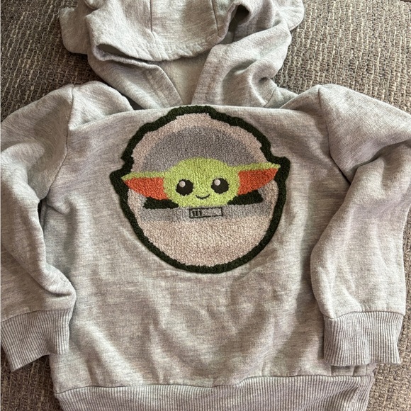 Gray Kids Hoodie with ears. Plush Baby Yoda (Grogu) on the front - Picture 1 of 3